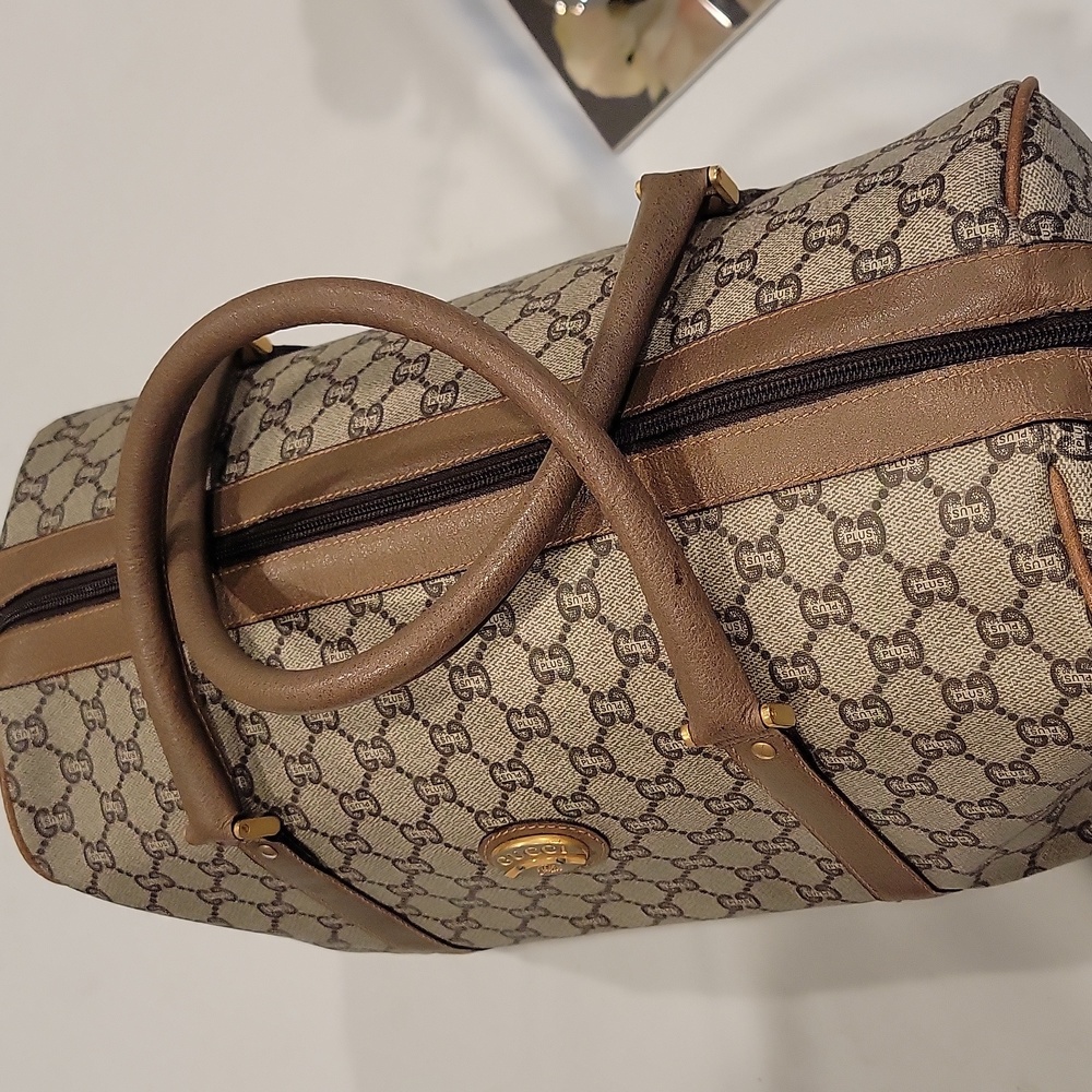 Authentic Gucci plus travel bag - Picture 6 of 14